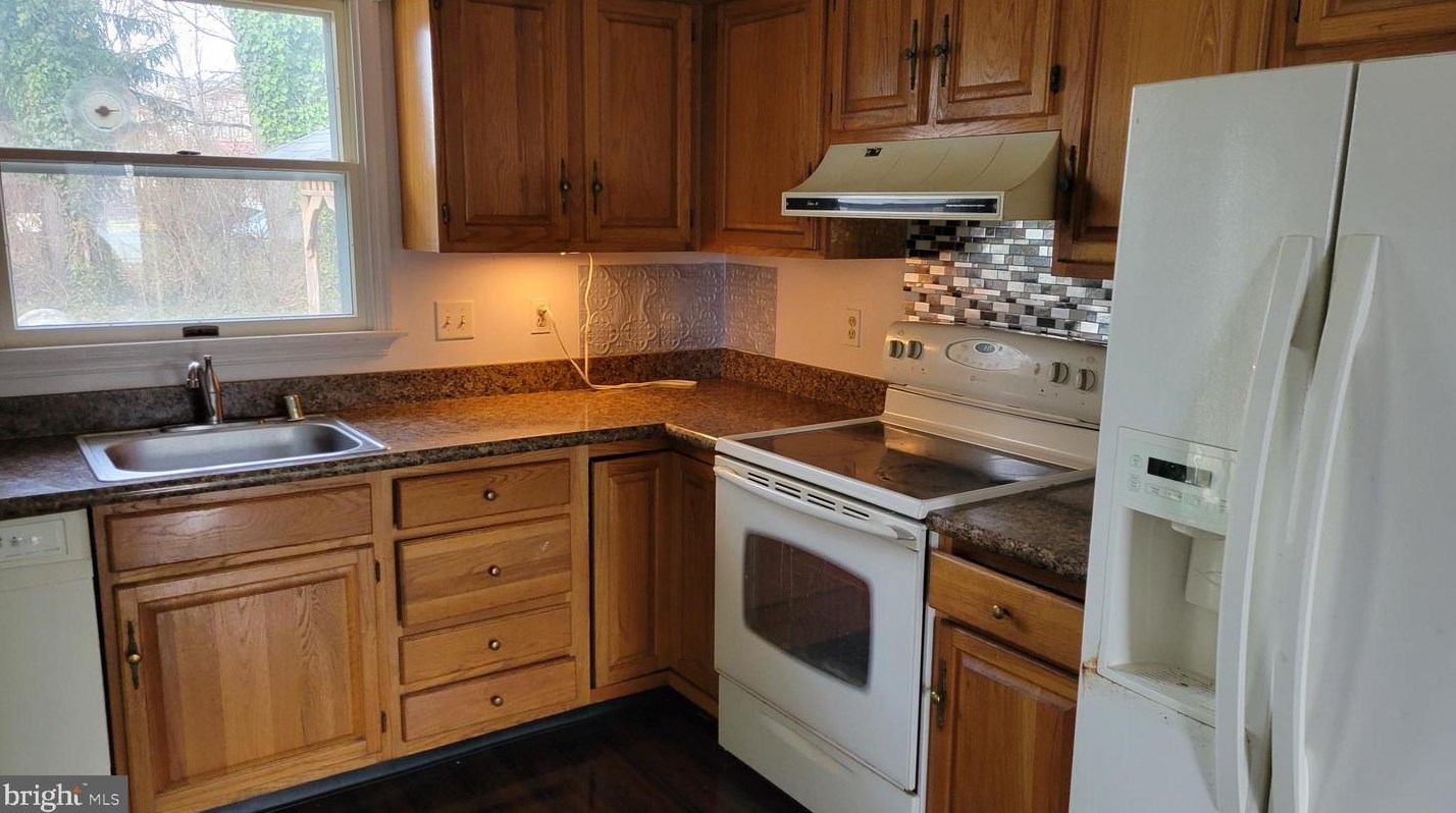 7406 Virginia Ave, Baltimore MD  21236-4622 exterior