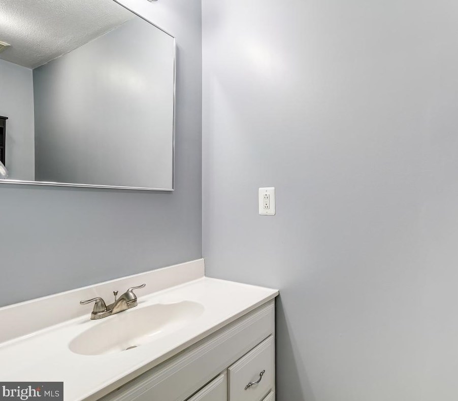 632 Marianne Ln, Baltimore MD  21228-4700 exterior