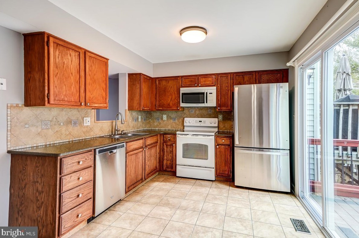 632 Marianne Ln, Baltimore MD  21228-4700 exterior