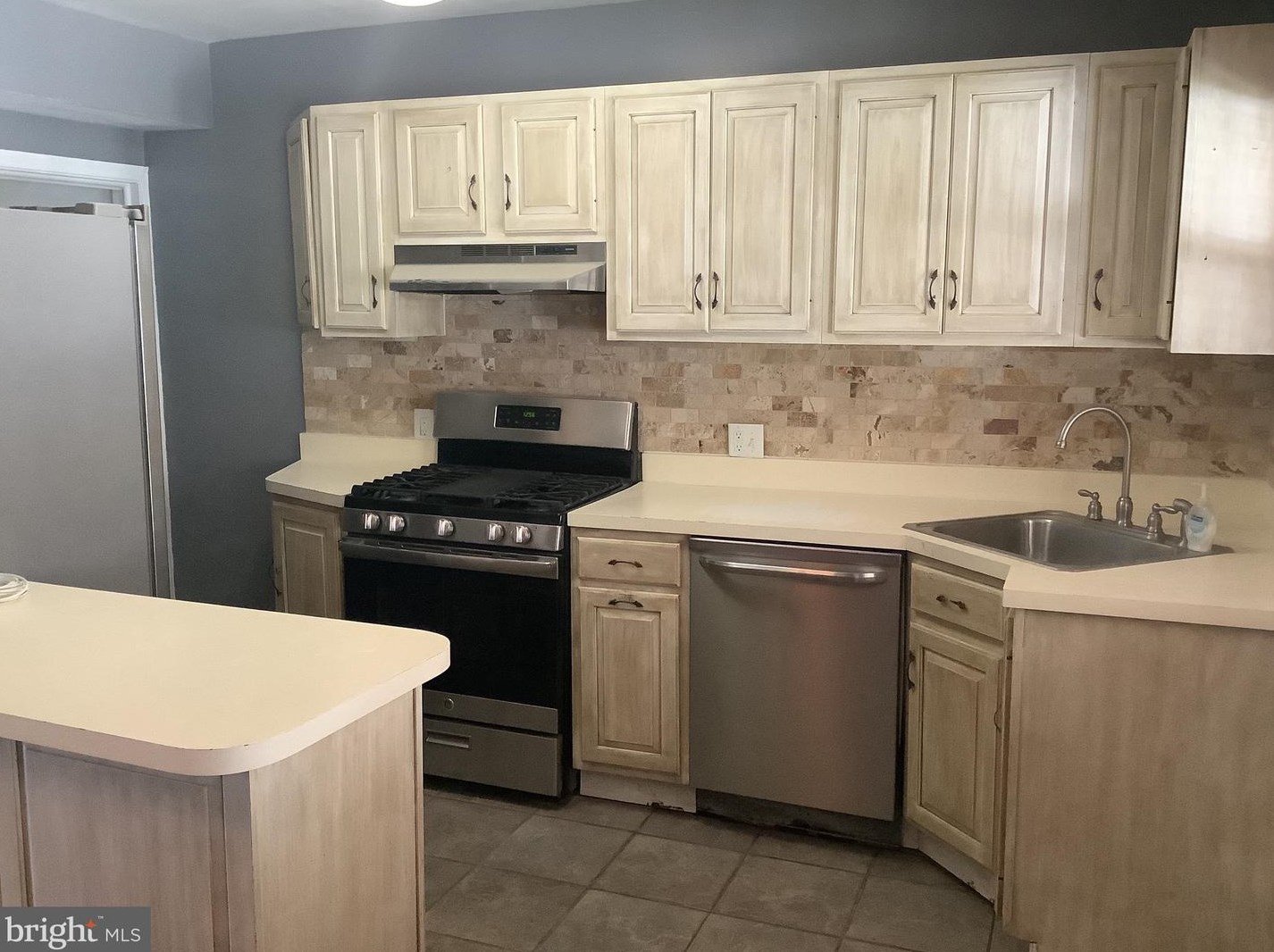 8016 Kimberly Rd, Baltimore MD 21222-2601 exterior