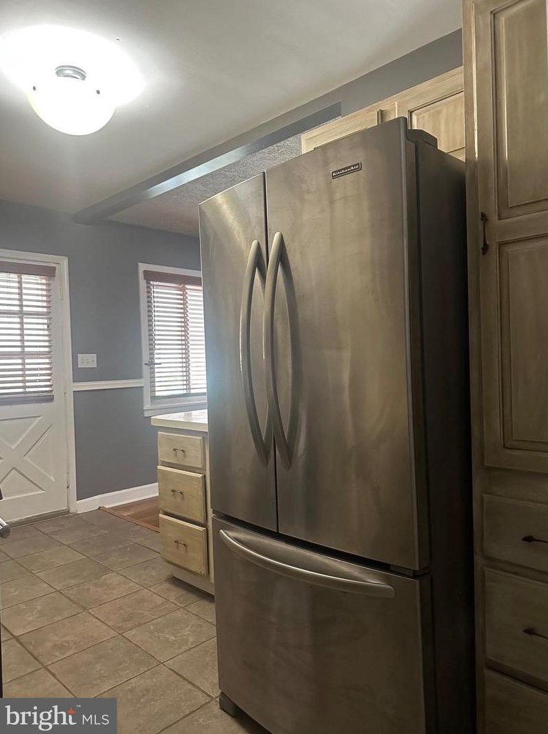 8016 Kimberly Rd, Baltimore MD 21222-2601 exterior