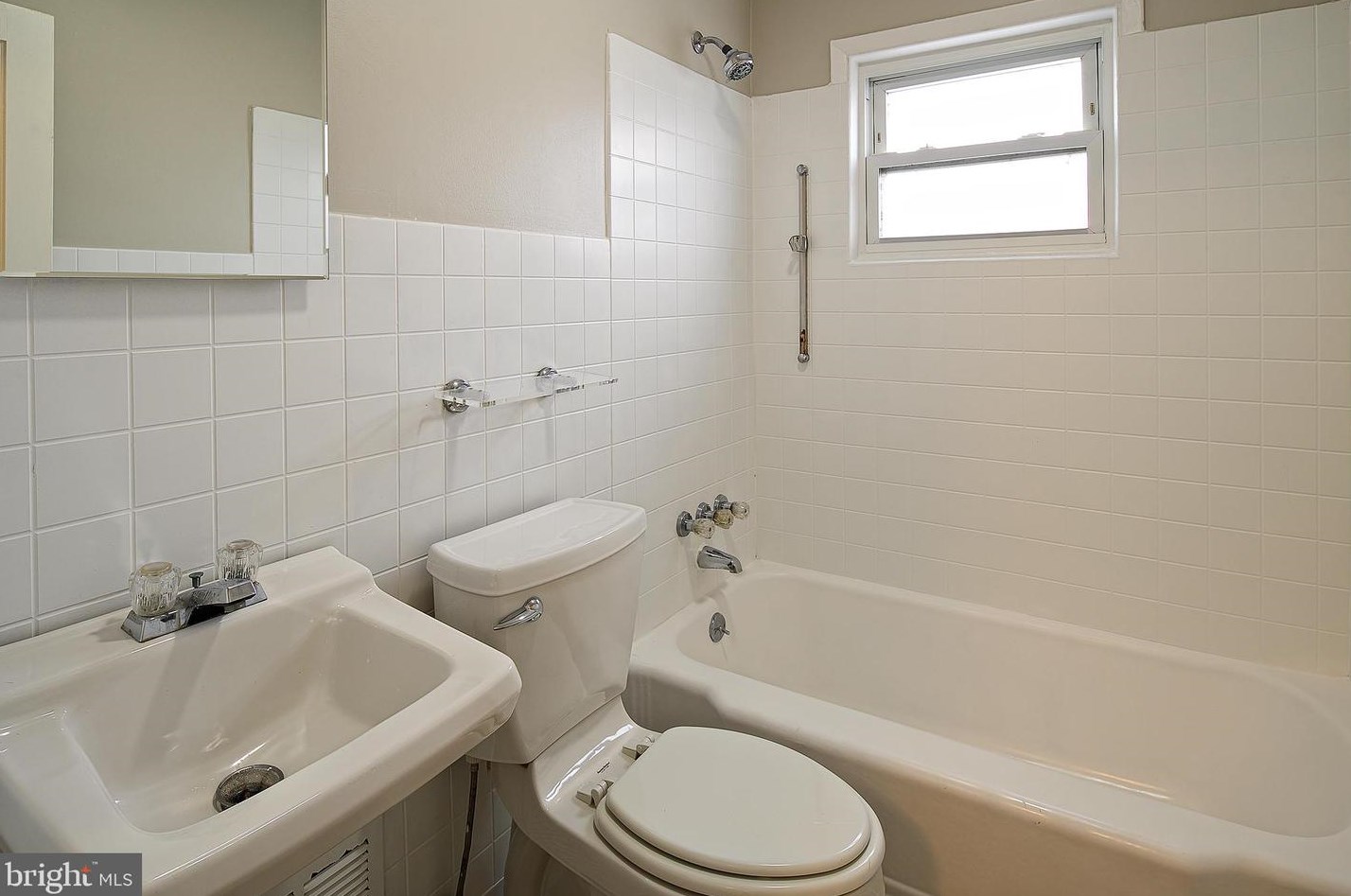 1905 Marsdale Rd, Baltimore MD  21222-5609 exterior