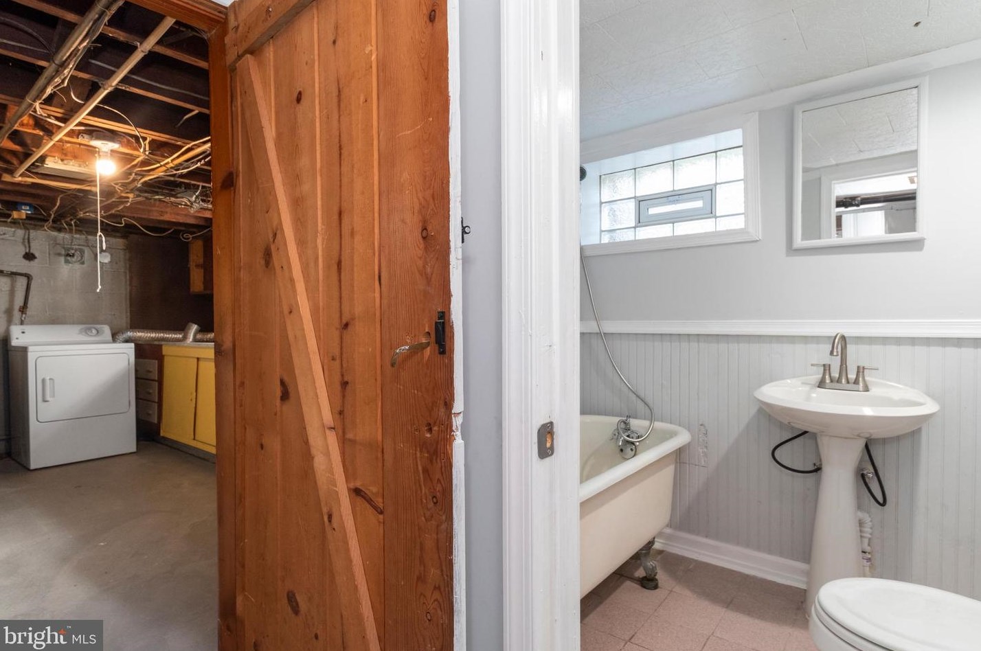 223 Maple Ave, Baltimore MD  21222-4245 exterior