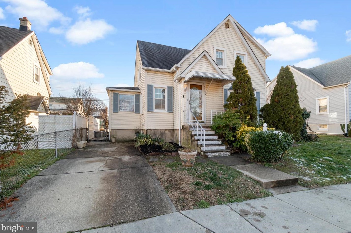 223 Maple Ave, Baltimore MD  21222-4245 exterior