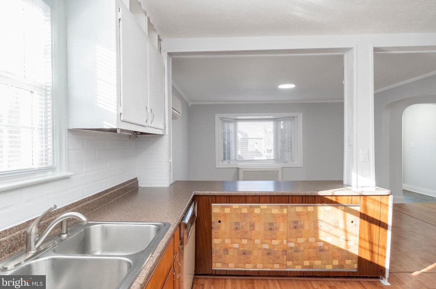 223 Maple Ave, Baltimore MD  21222-4245 exterior