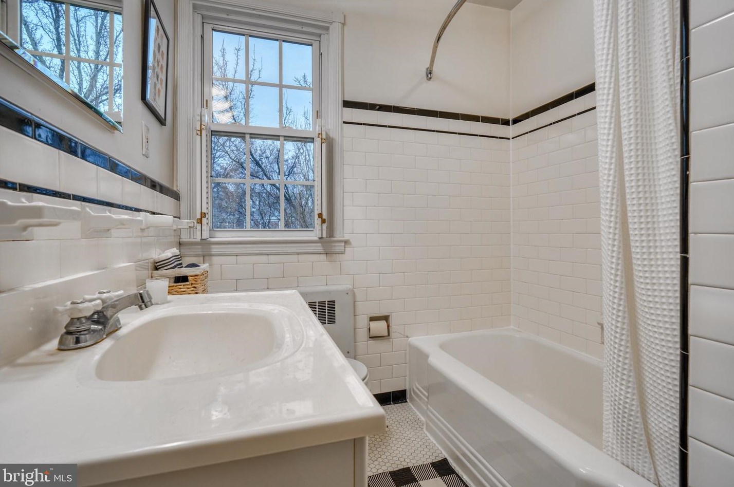 83 Dunkirk Rd, Baltimore MD  21212-1707 exterior