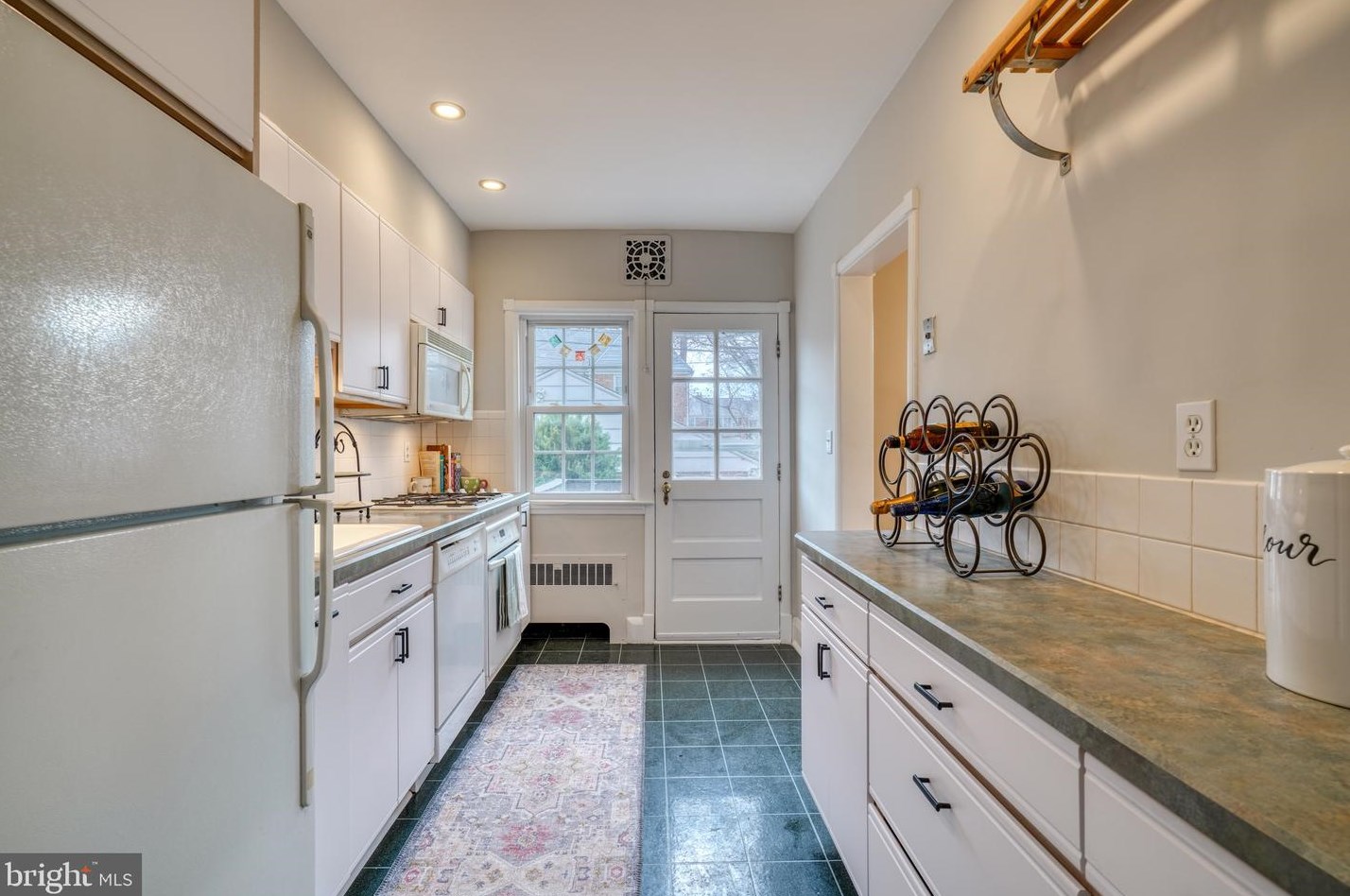 83 Dunkirk Rd, Baltimore MD  21212-1707 exterior