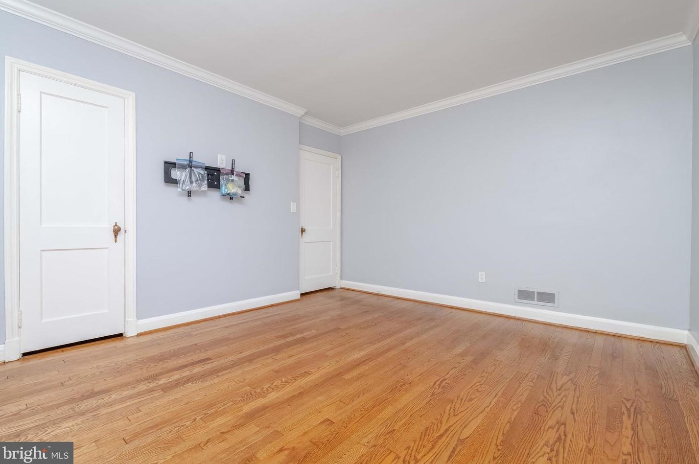 7012 Dunhill Rd, Baltimore MD  21222-5916 exterior