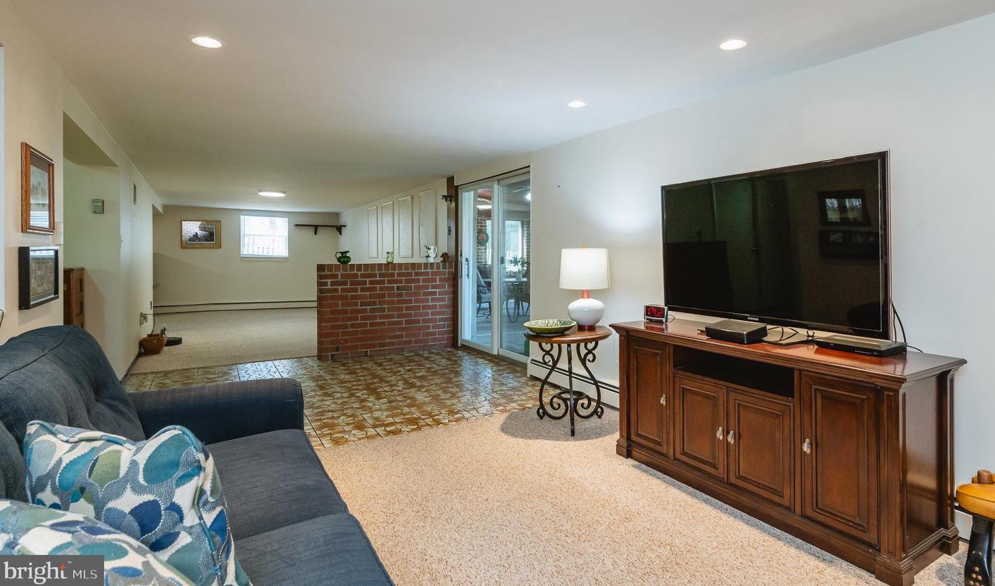 8337 Analee Ave, Baltimore MD  21237-1601 exterior