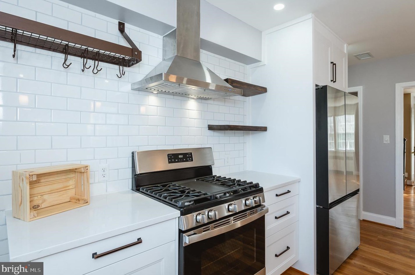 32 Enjay Ave, Baltimore MD  21228-3525 exterior