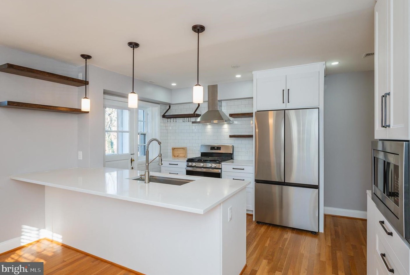 32 Enjay Ave, Baltimore MD  21228-3525 exterior