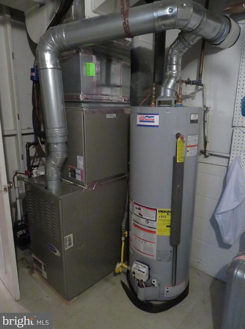 4202 Buckingham Rd, Baltimore MD 21207-4614 exterior