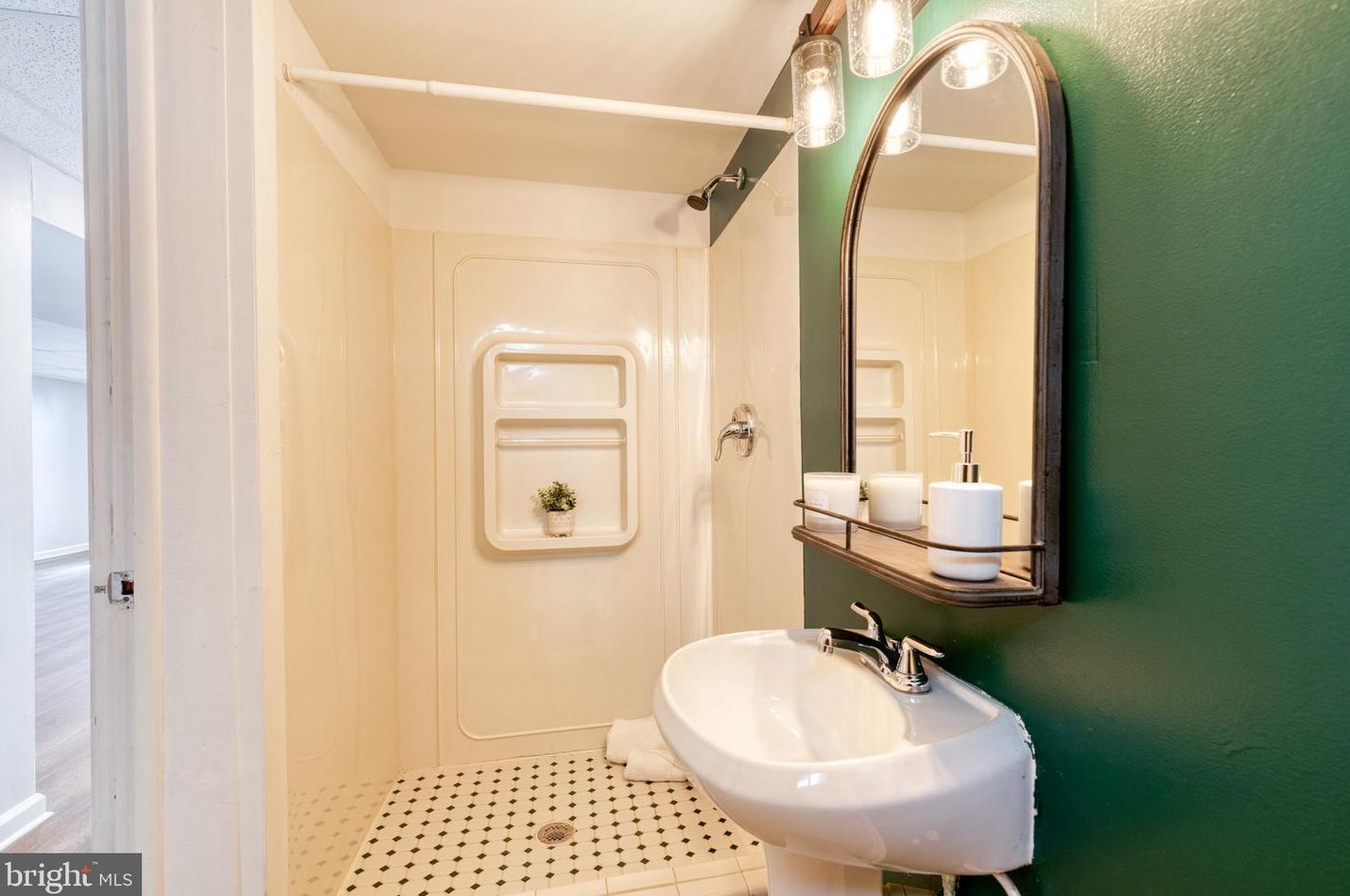 2910 Erie Ave, Baltimore MD  21234-1107 exterior