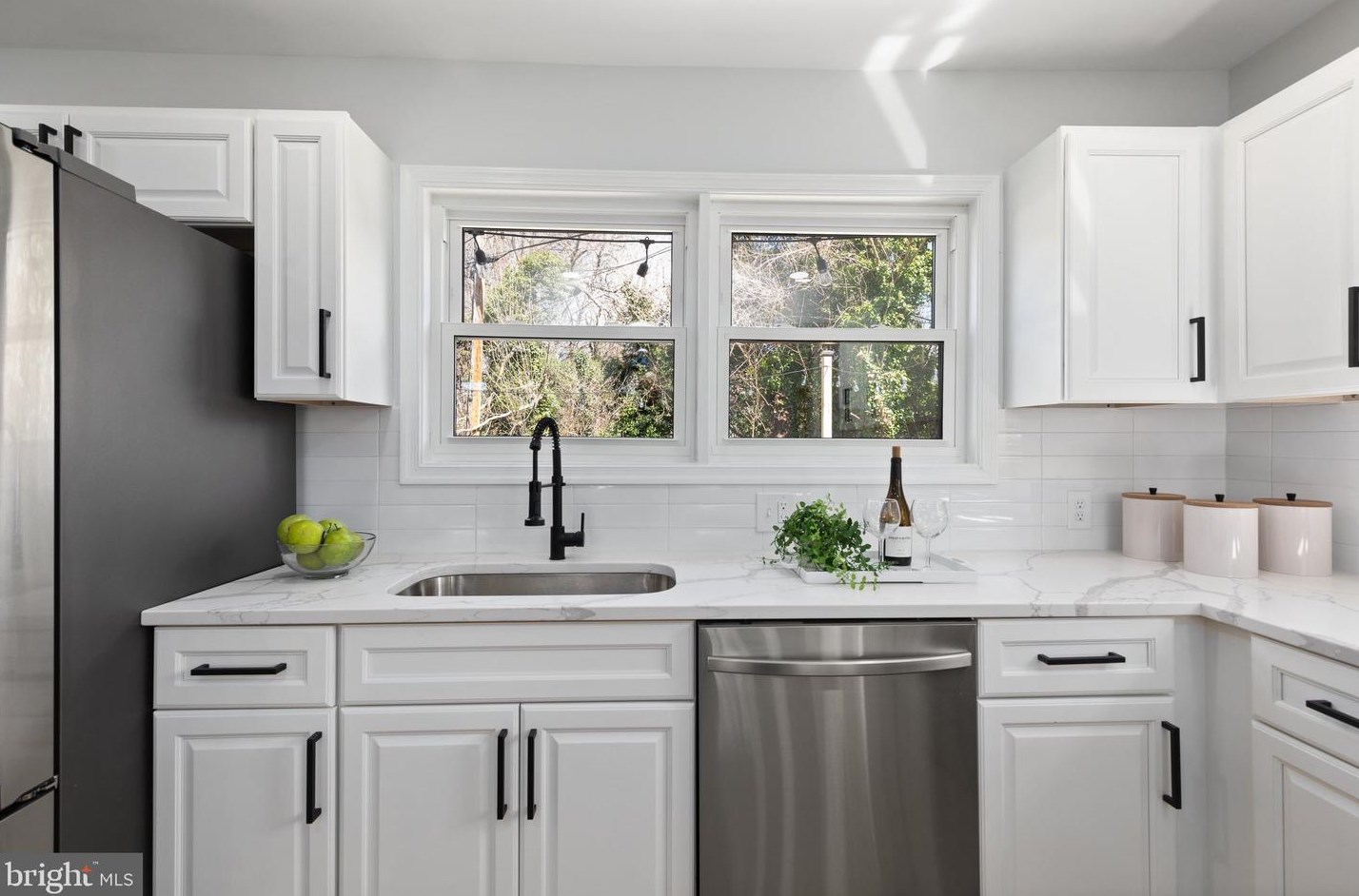 800 Bobby Rd, Baltimore MD  21228-3128 exterior