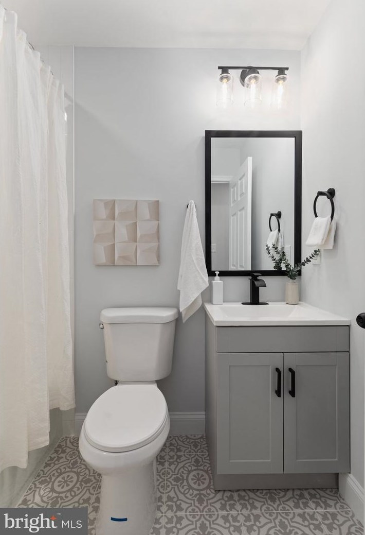 800 Bobby Rd, Baltimore MD  21228-3128 exterior