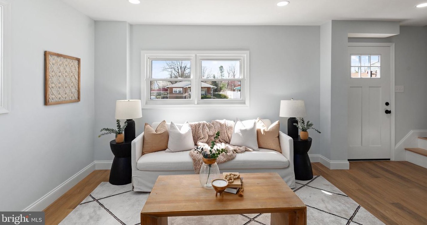 800 Bobby Rd, Baltimore MD  21228-3128 exterior