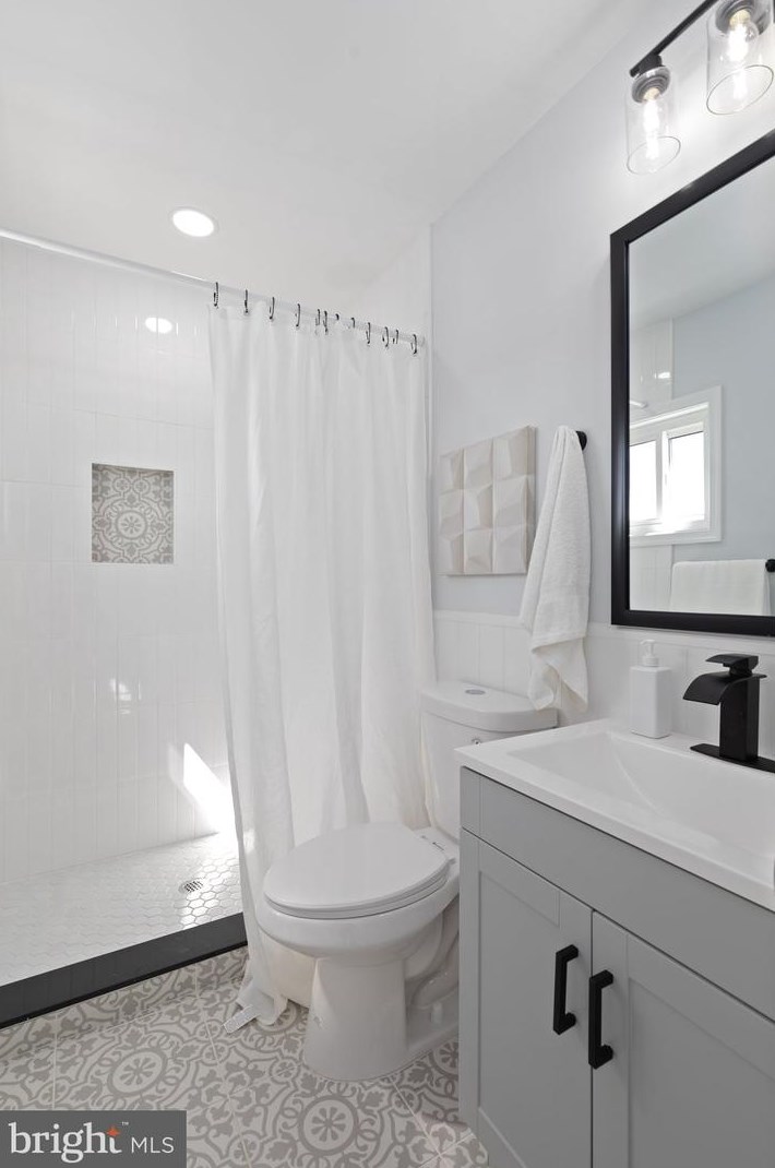 800 Bobby Rd, Baltimore MD  21228-3128 exterior