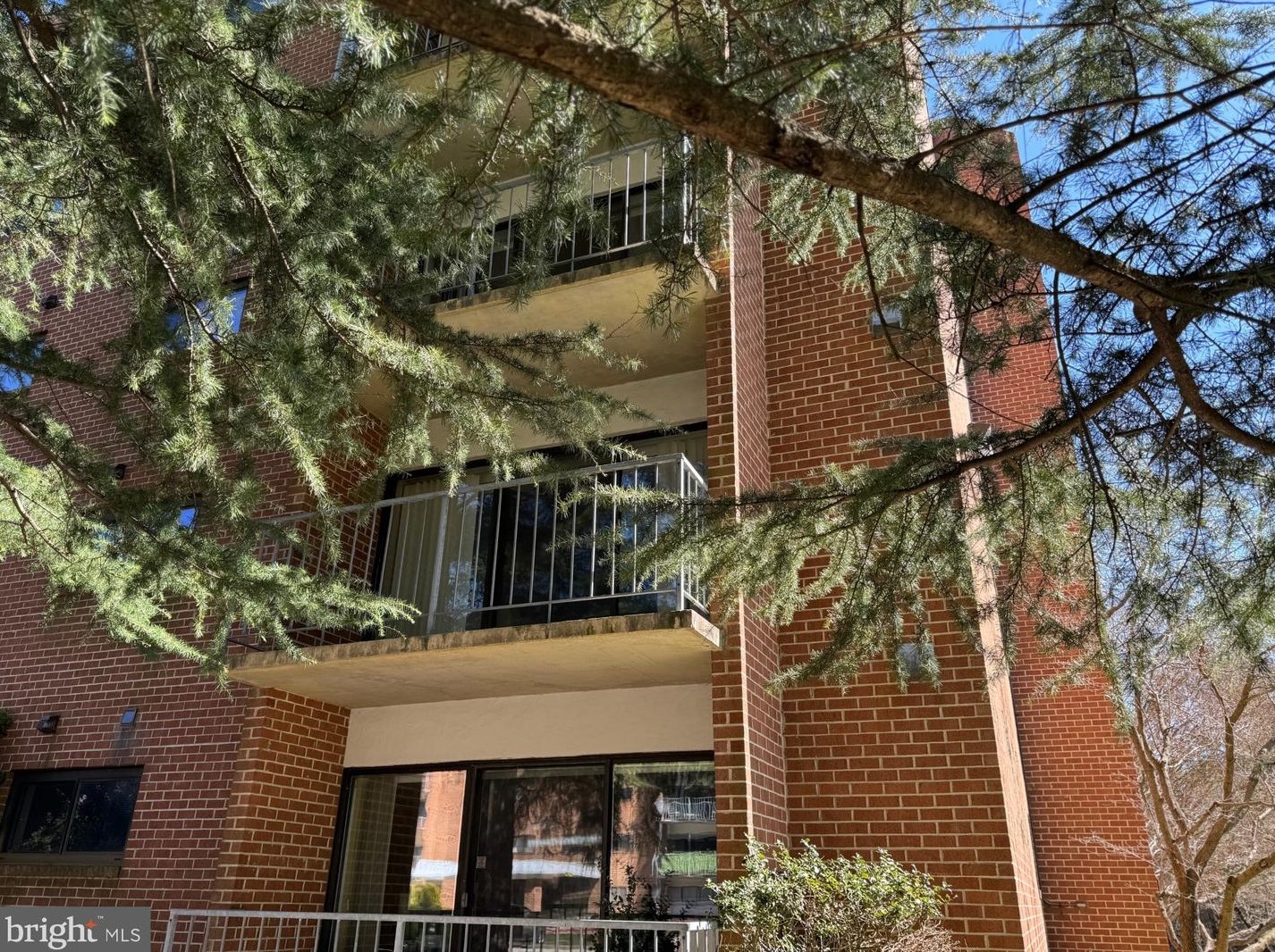 7203 Rockland Hills Dr, Baltimore MD  21209-1137 exterior
