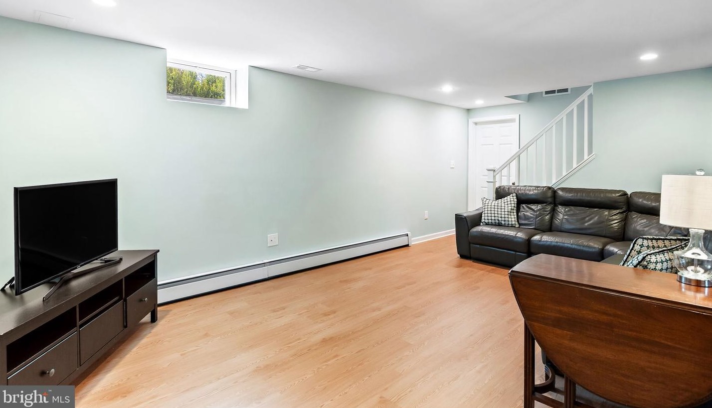 816 Wellington Rd, Baltimore MD  21212-1932 exterior