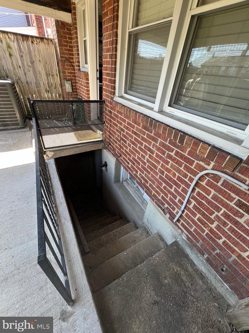 7285 Bridgewood Dr, Baltimore MD  21224-1901 exterior