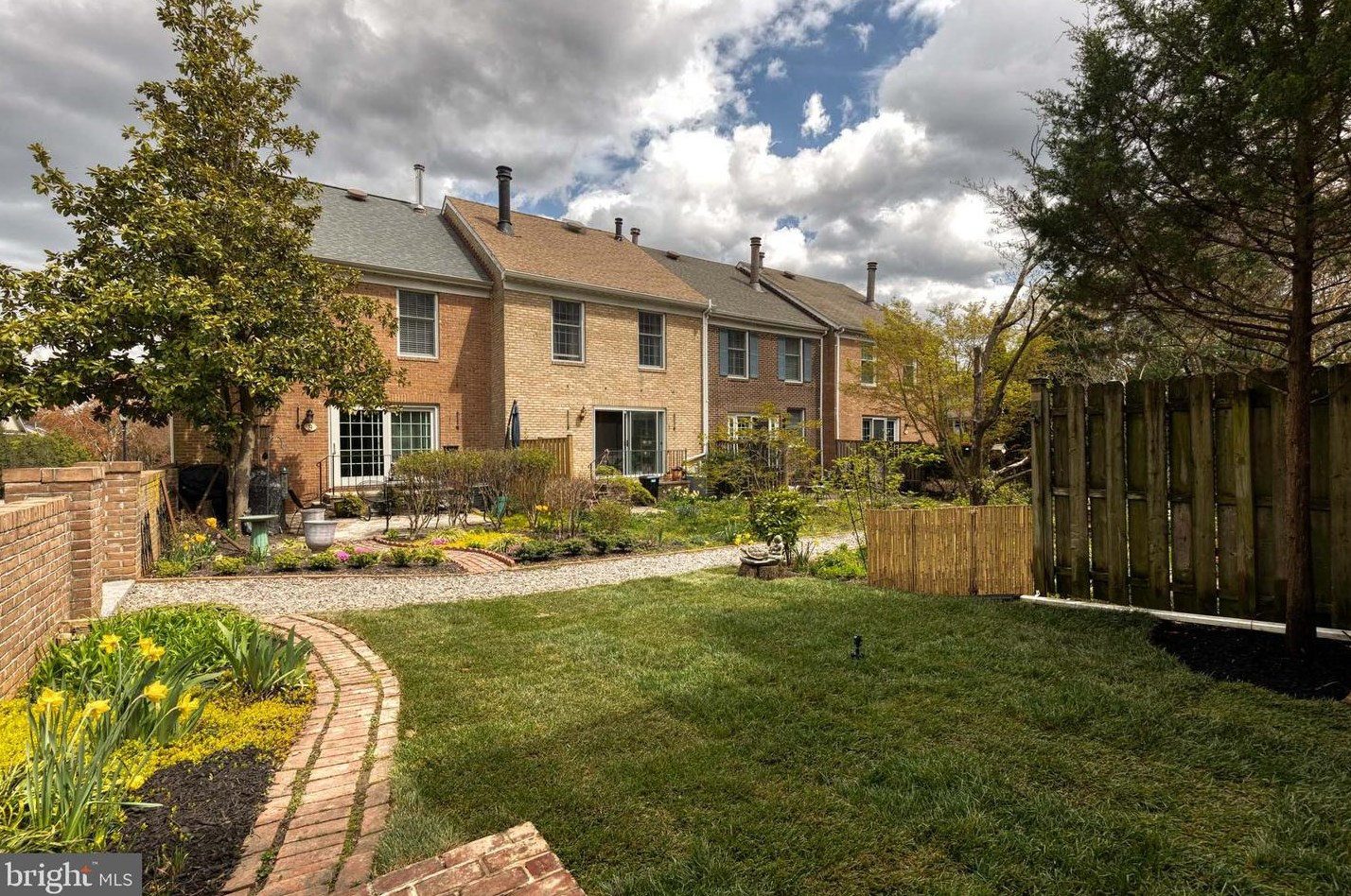 7 Parliament Ct, Baltimore MD  21212-1235 exterior