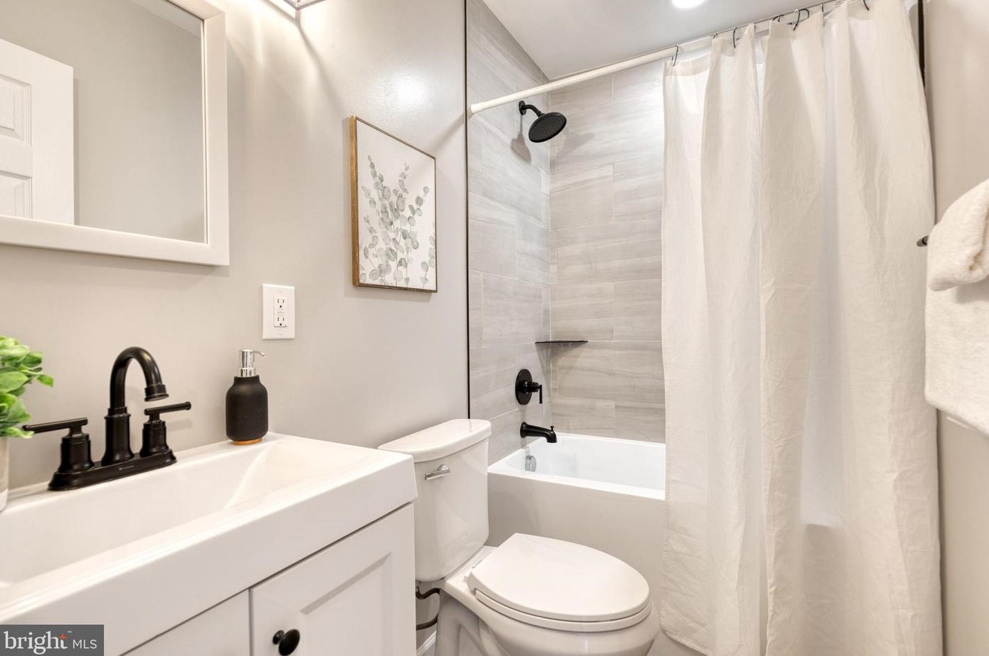 7 Parliament Ct, Baltimore MD  21212-1235 exterior