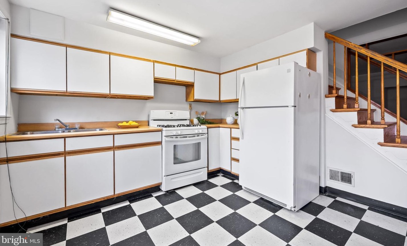 8023 Gray Haven Rd, Baltimore MD  21222-3447 exterior