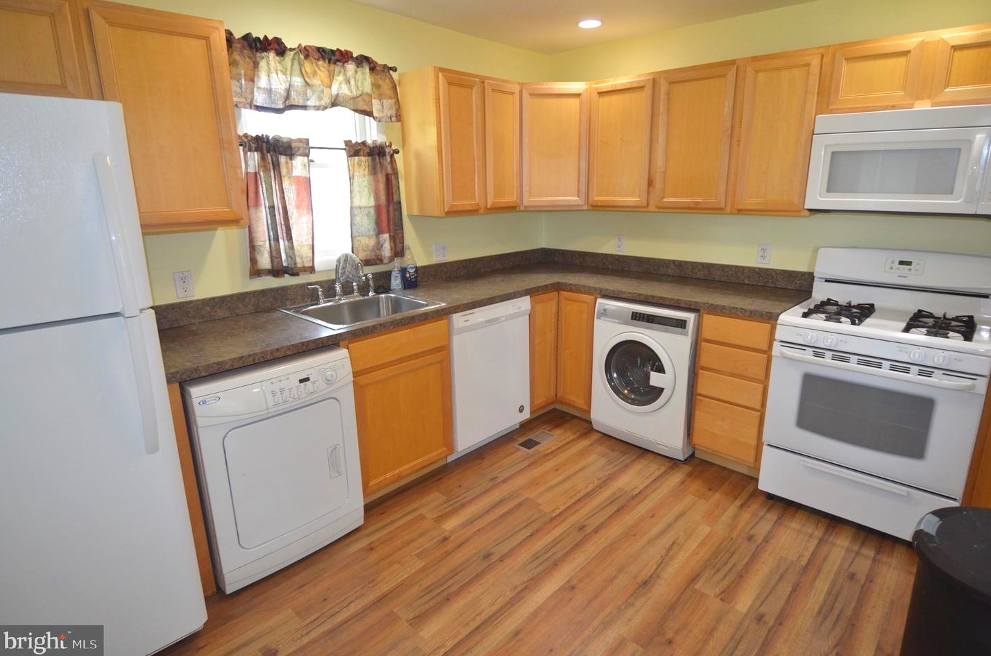 1724 Earhart Rd, Baltimore MD  21221-2101 exterior