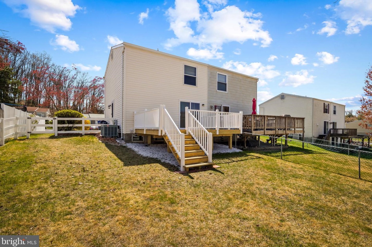 4406 Hallfield Manor Dr, Baltimore MD  21236-2815 exterior