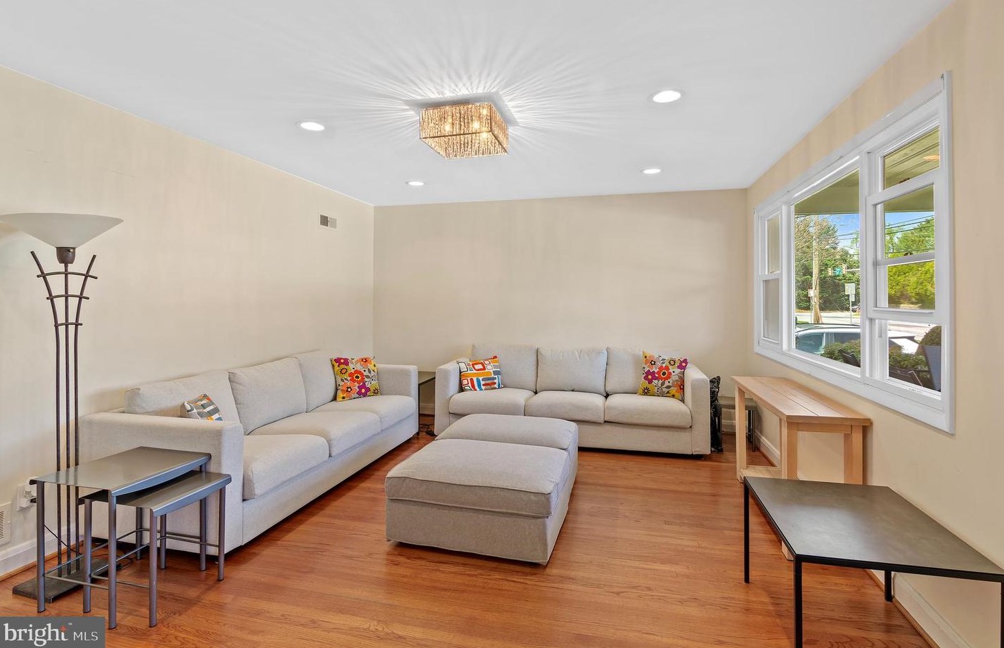 3315 Smith Ave, Baltimore MD 21208-4539 exterior