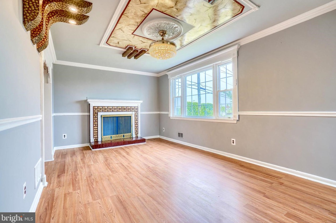 8112 Sagramore Rd, Baltimore MD  21237-1658 exterior