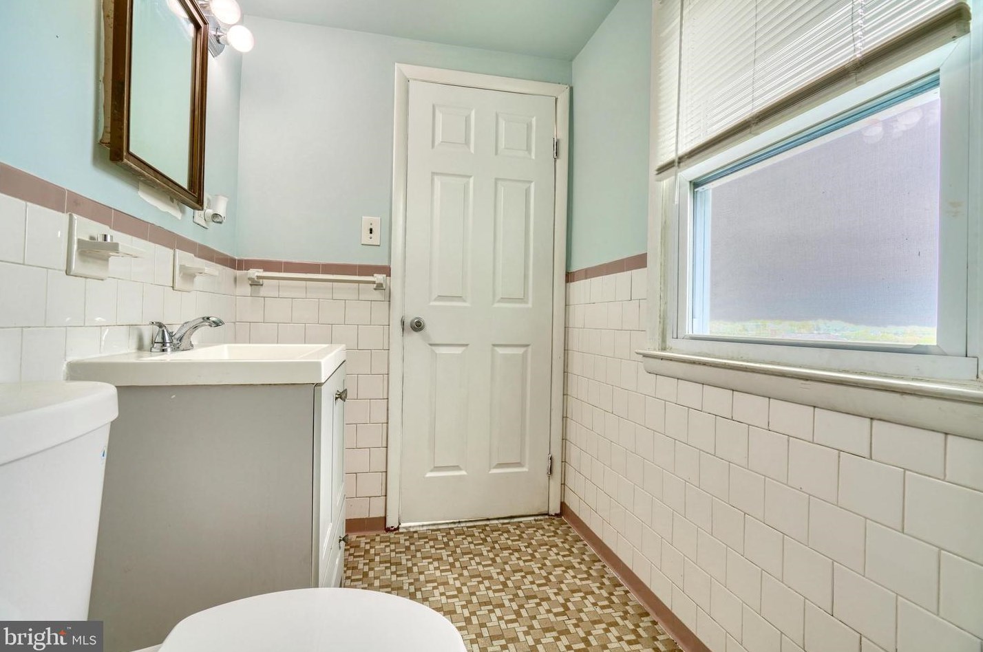 8112 Sagramore Rd, Baltimore MD  21237-1629 exterior