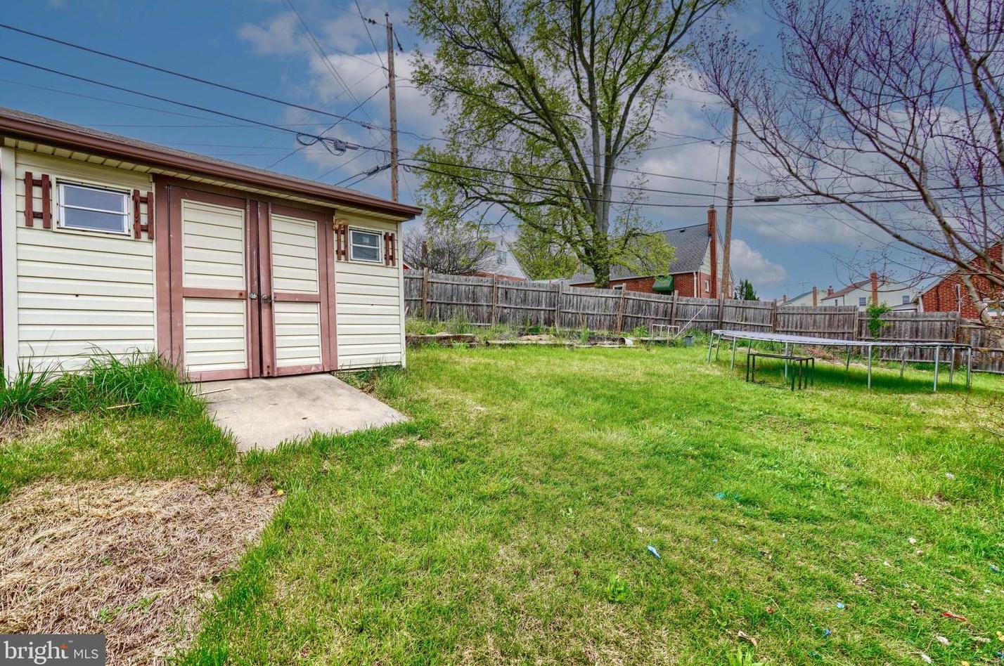 8112 Sagramore Rd, Baltimore MD  21237-1629 exterior