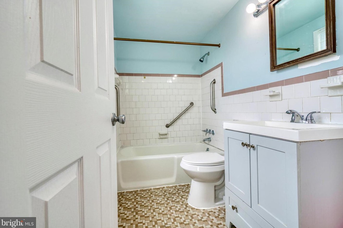 8112 Sagramore Rd, Baltimore MD  21237-1629 exterior