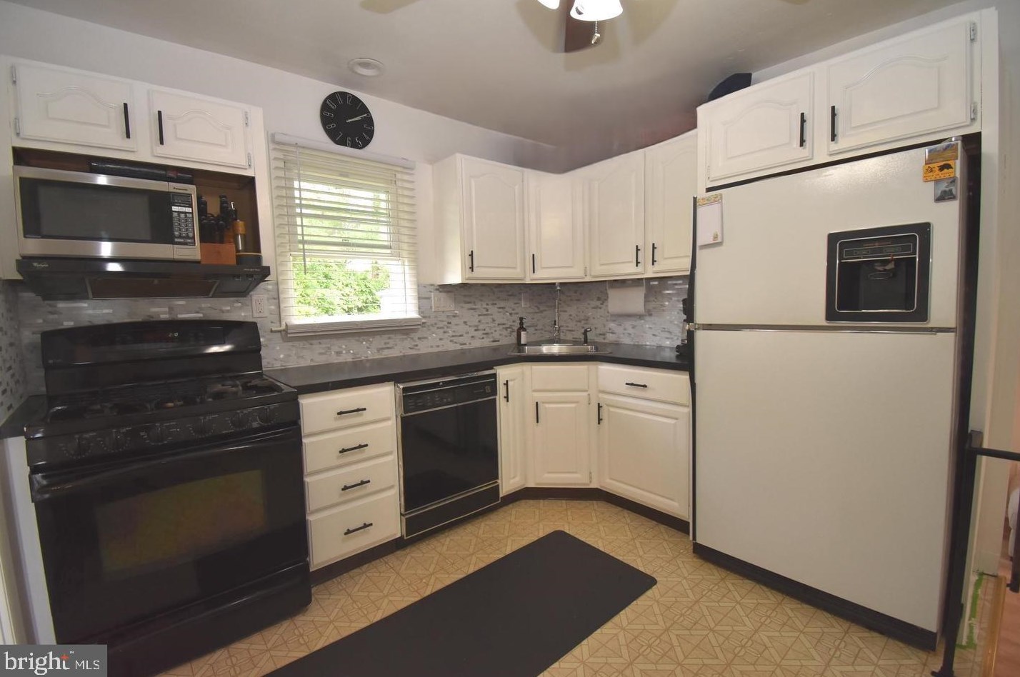 1403 Mount Airy Rd, Baltimore MD  21237-1821 exterior