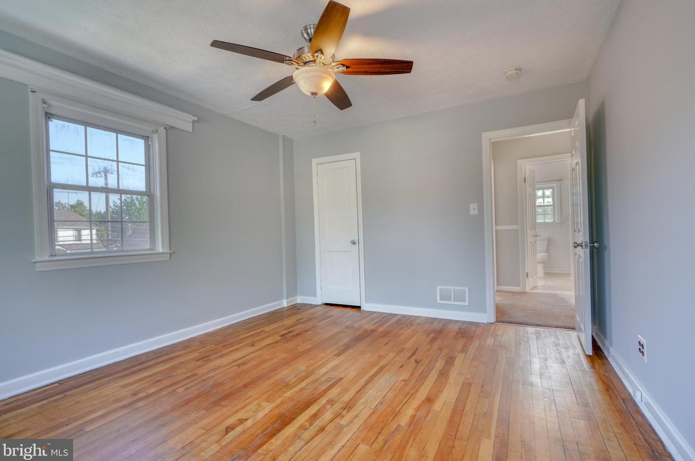 4700 Kenwood Ave, Baltimore MD  21206-1327 exterior