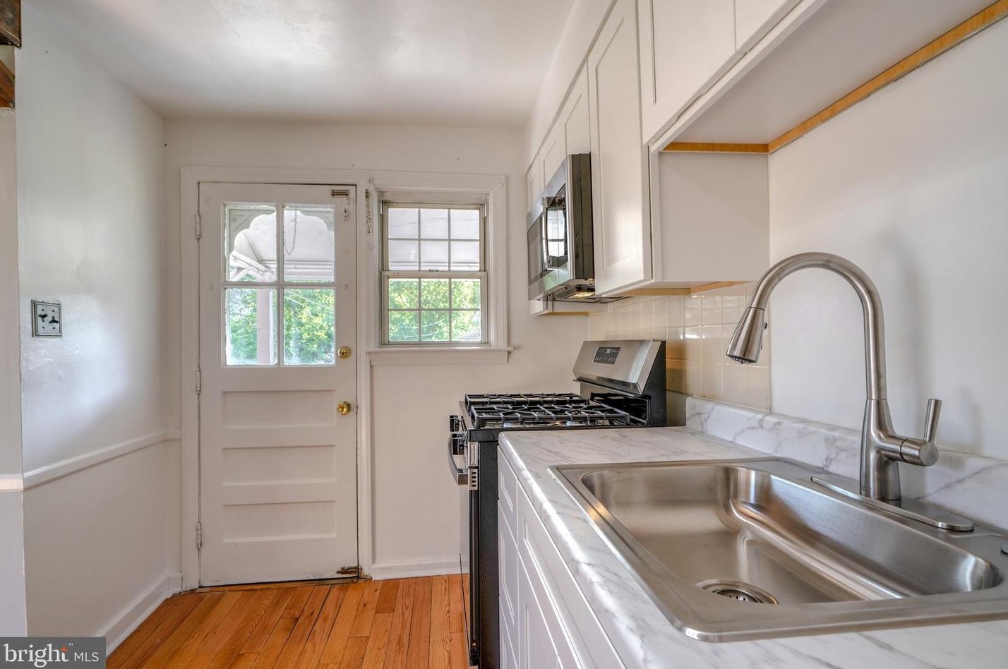 4700 Kenwood Ave, Baltimore MD  21206-1327 exterior