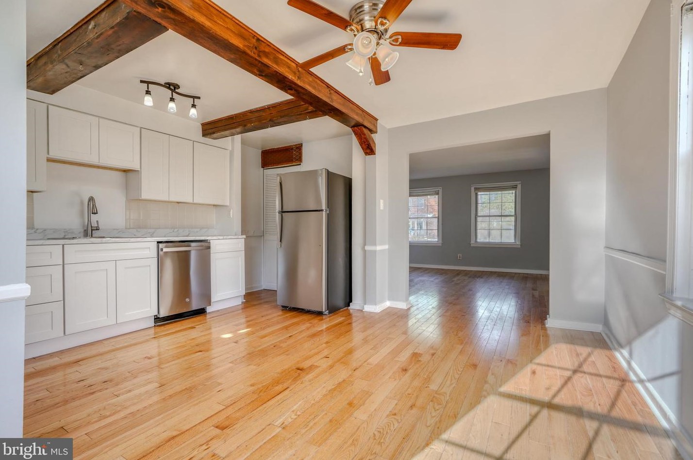 4700 Kenwood Ave, Baltimore MD  21206-1327 exterior