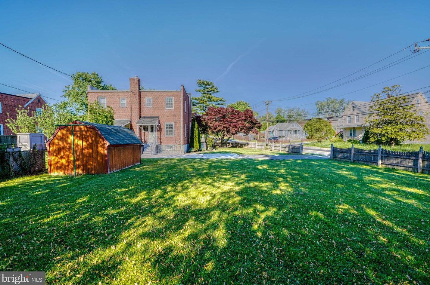 4700 Kenwood Ave, Baltimore MD  21206-1327 exterior