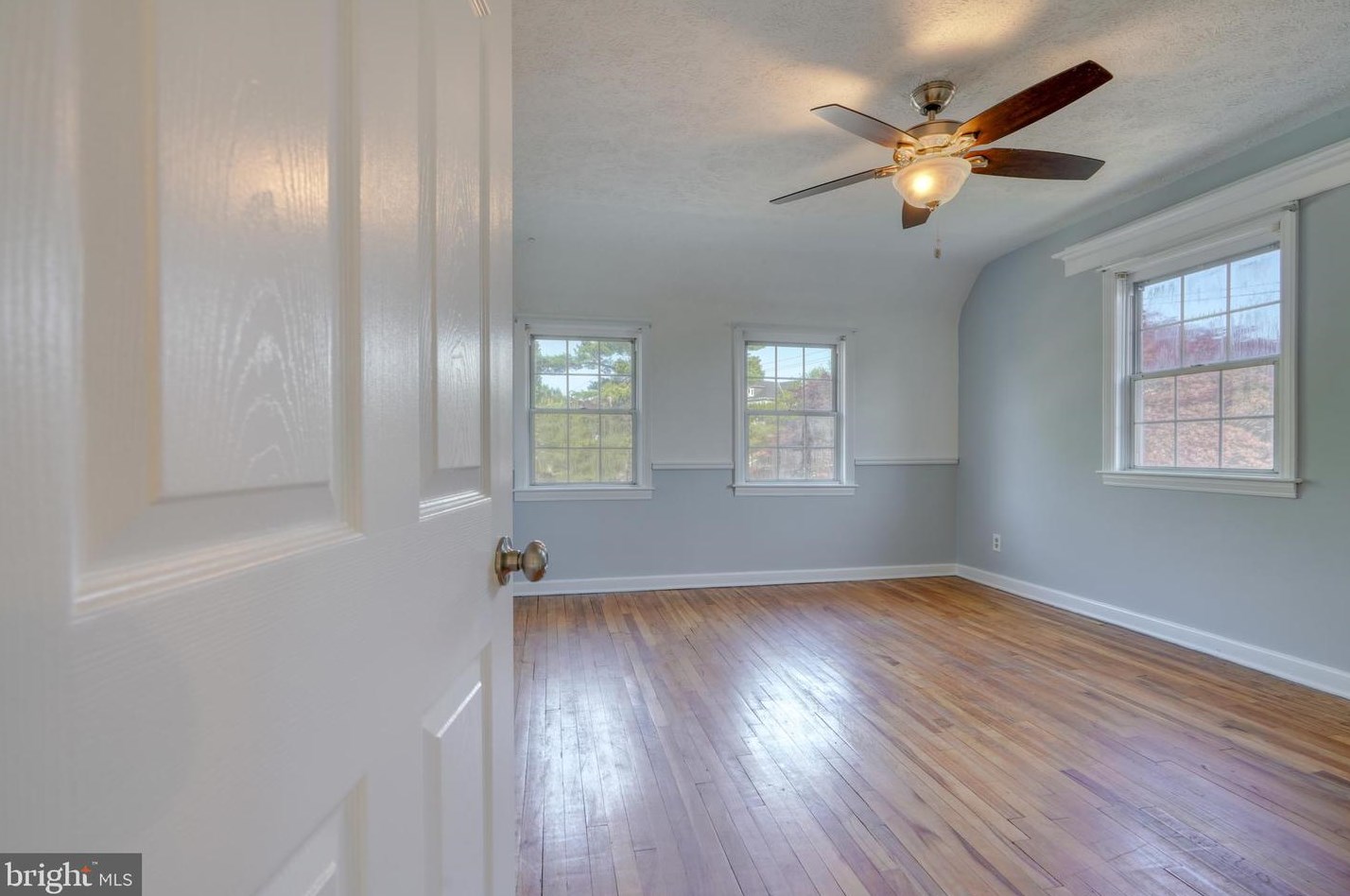 4700 Kenwood Ave, Baltimore MD  21206-1327 exterior