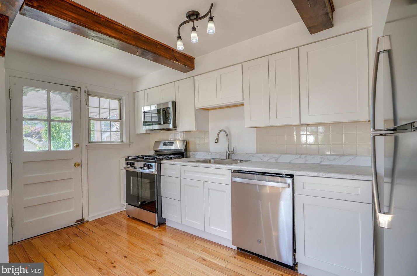 4700 Kenwood Ave, Baltimore MD  21206-1327 exterior