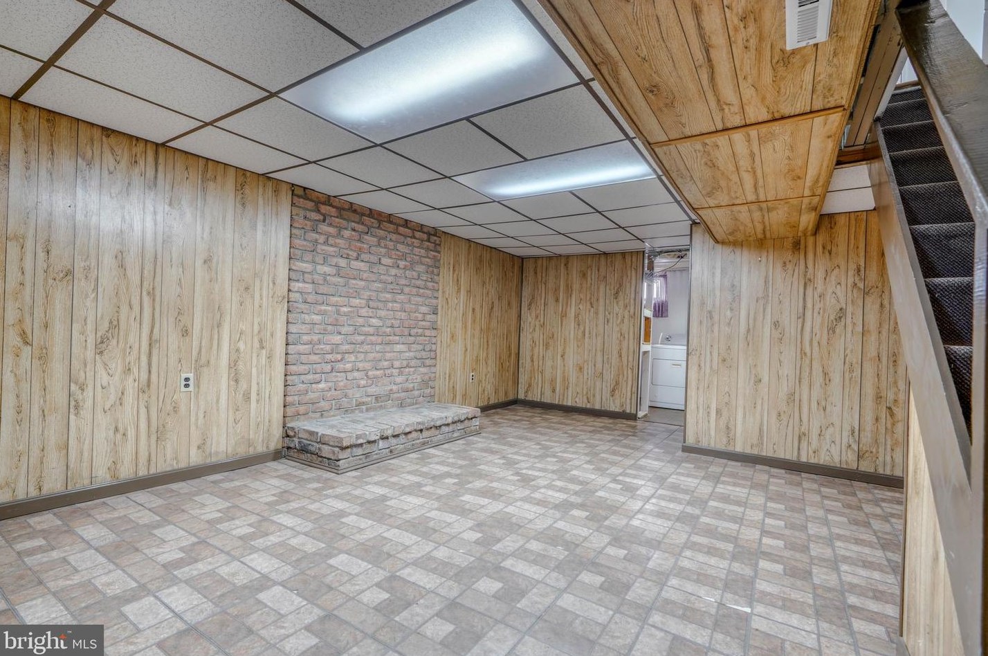 4700 Kenwood Ave, Baltimore MD  21206-1327 exterior