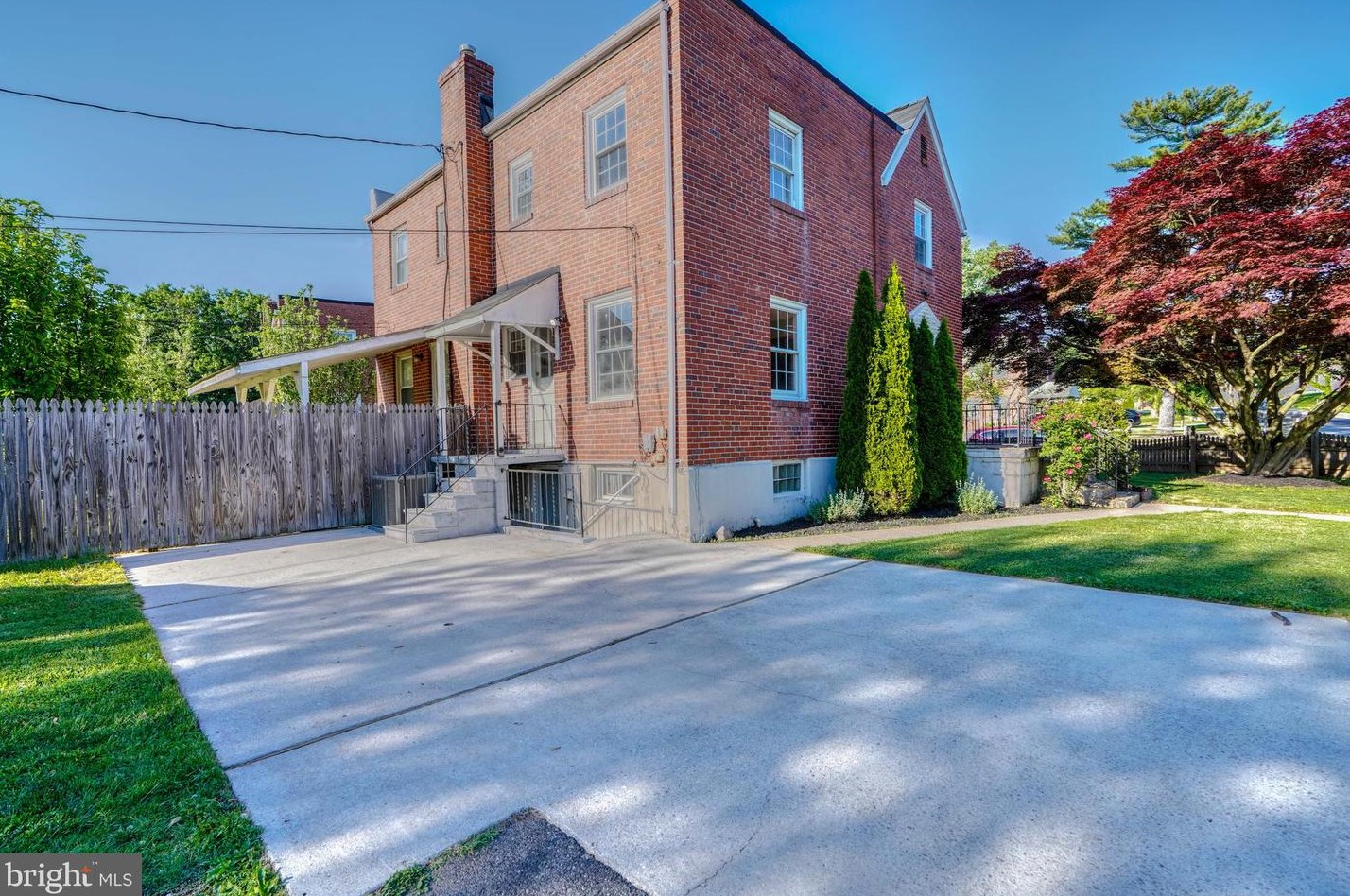 4700 Kenwood Ave, Baltimore MD  21206-1327 exterior