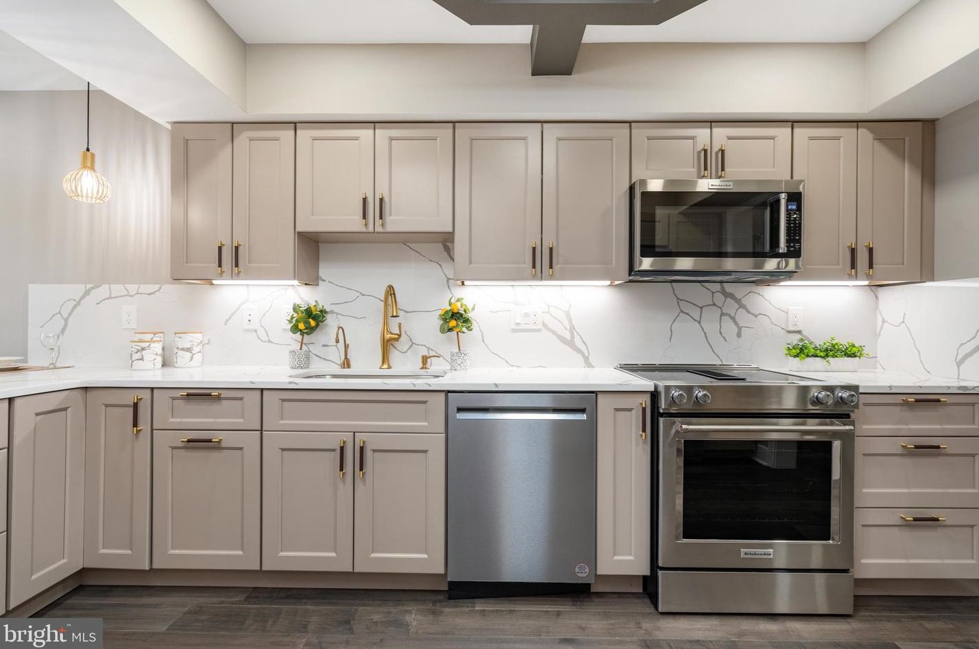 85 River Oaks Cir, Baltimore MD  21208-6356 exterior