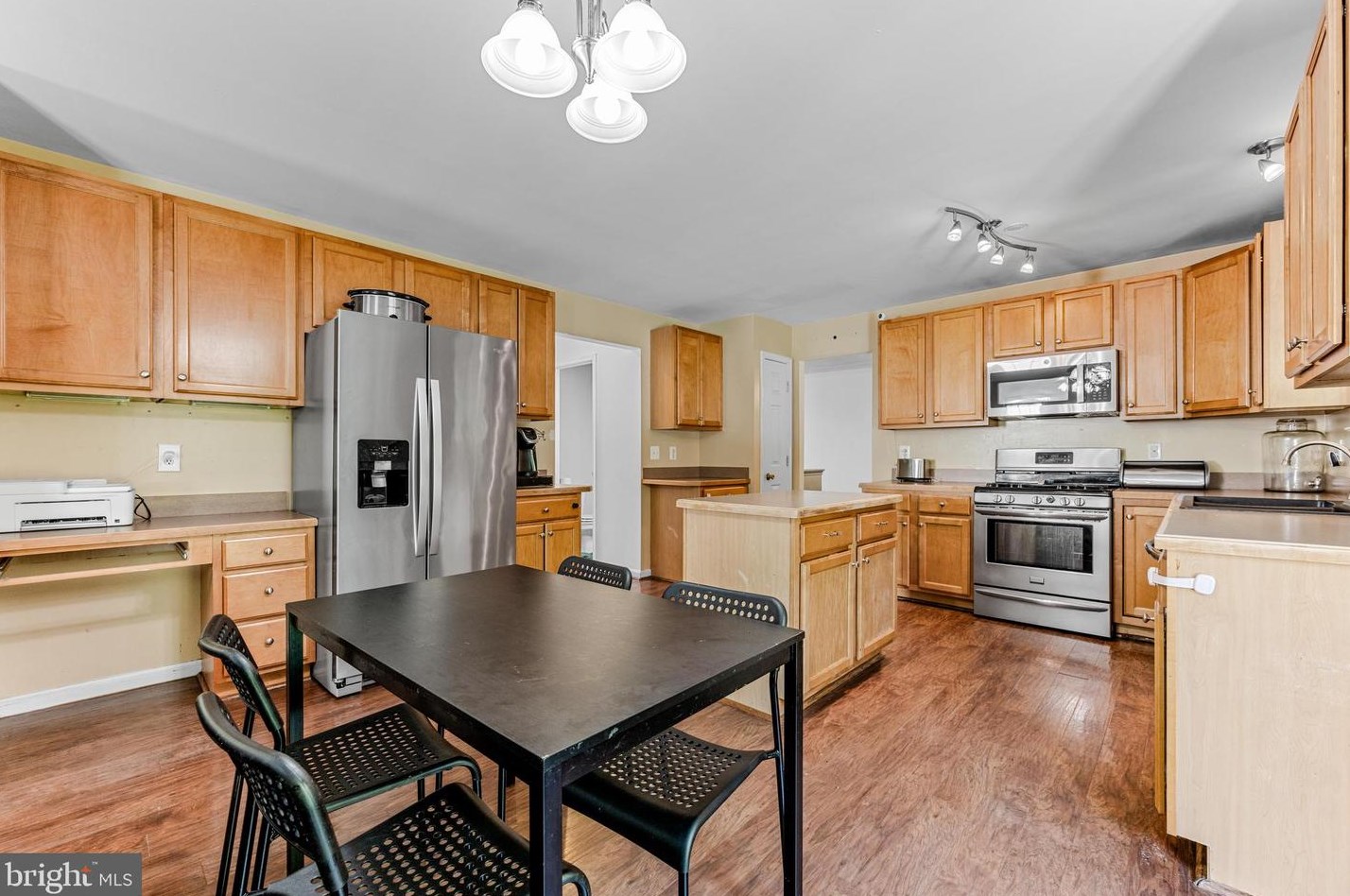 8218 Selwin Ct, Baltimore MD  21237-3363 exterior