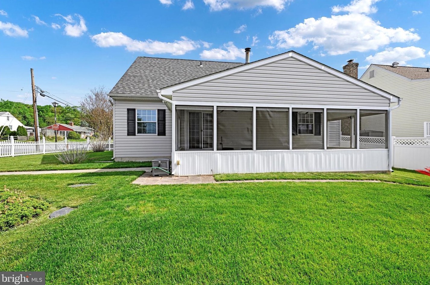 4537 Fitch Ave, Baltimore MD 21236-3913 exterior