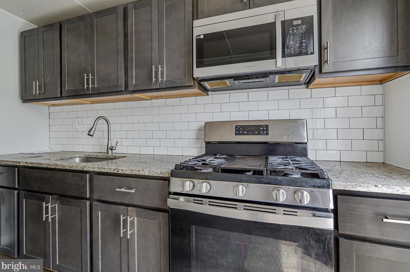 205 Colgate Ave, Baltimore MD  21222-4211 exterior