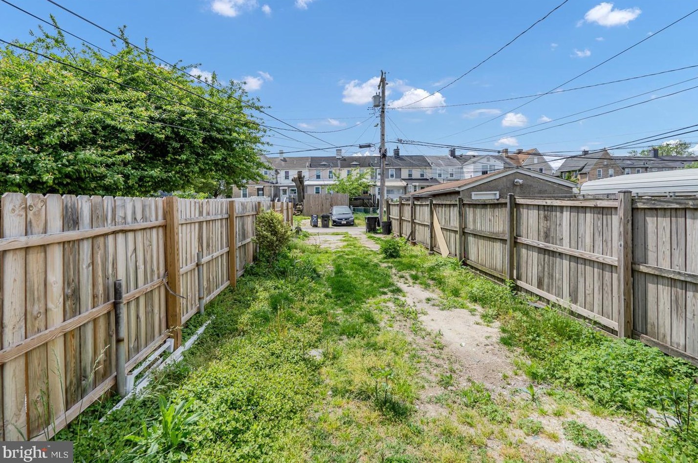 205 Colgate Ave, Baltimore MD  21222-4211 exterior