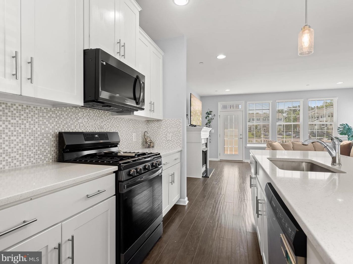 33 Ironwood Ct, Baltimore MD 21237-3962 exterior