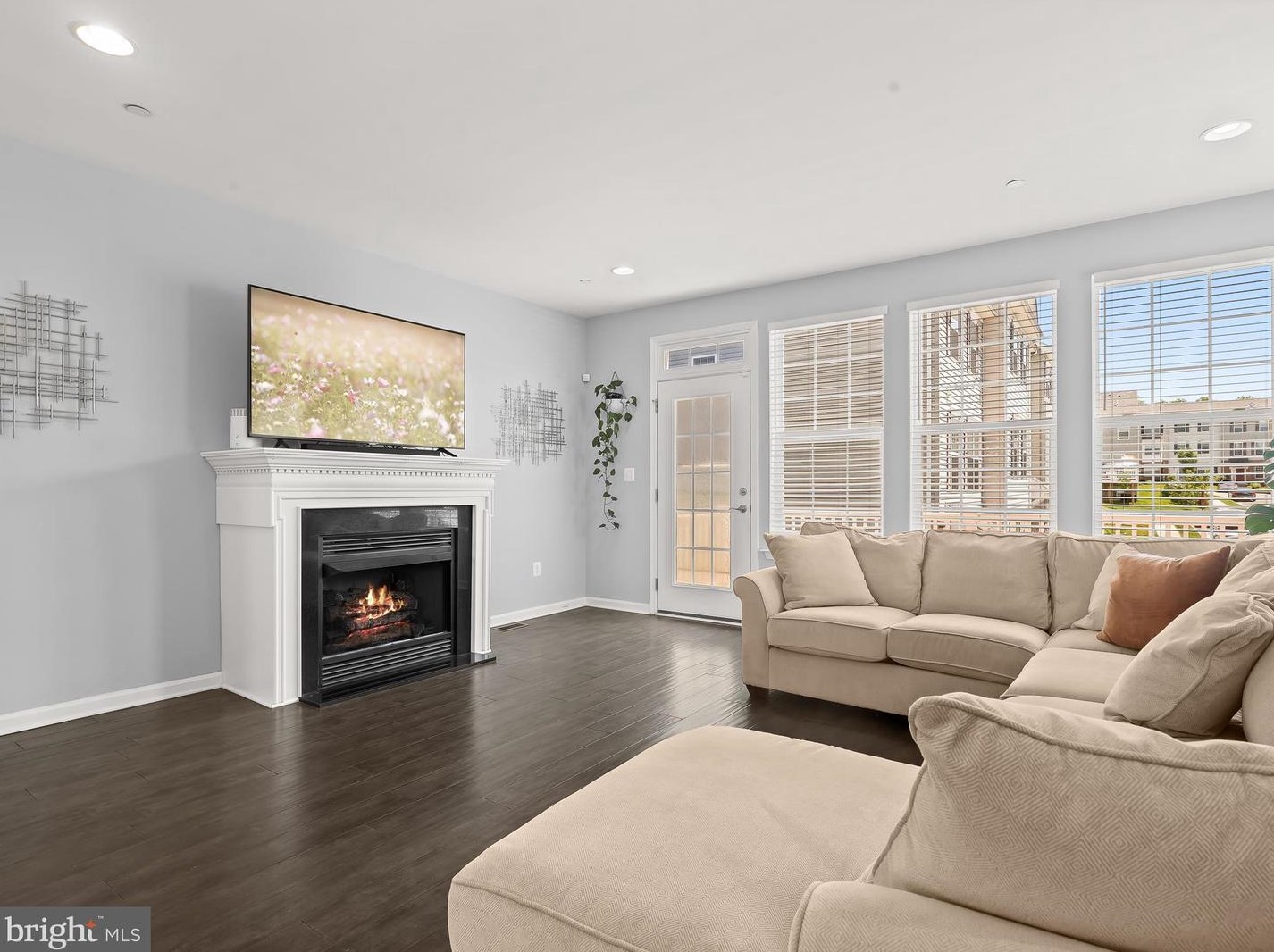 33 Ironwood Ct, Baltimore MD 21237-3962 exterior